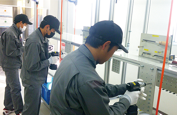 协助地区高中生、大学生的制造培训和职业教育